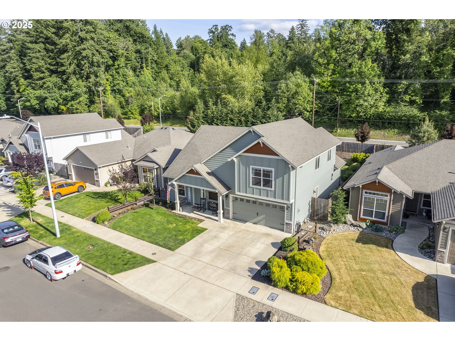 2085 EQUESTRIAN LOOP S