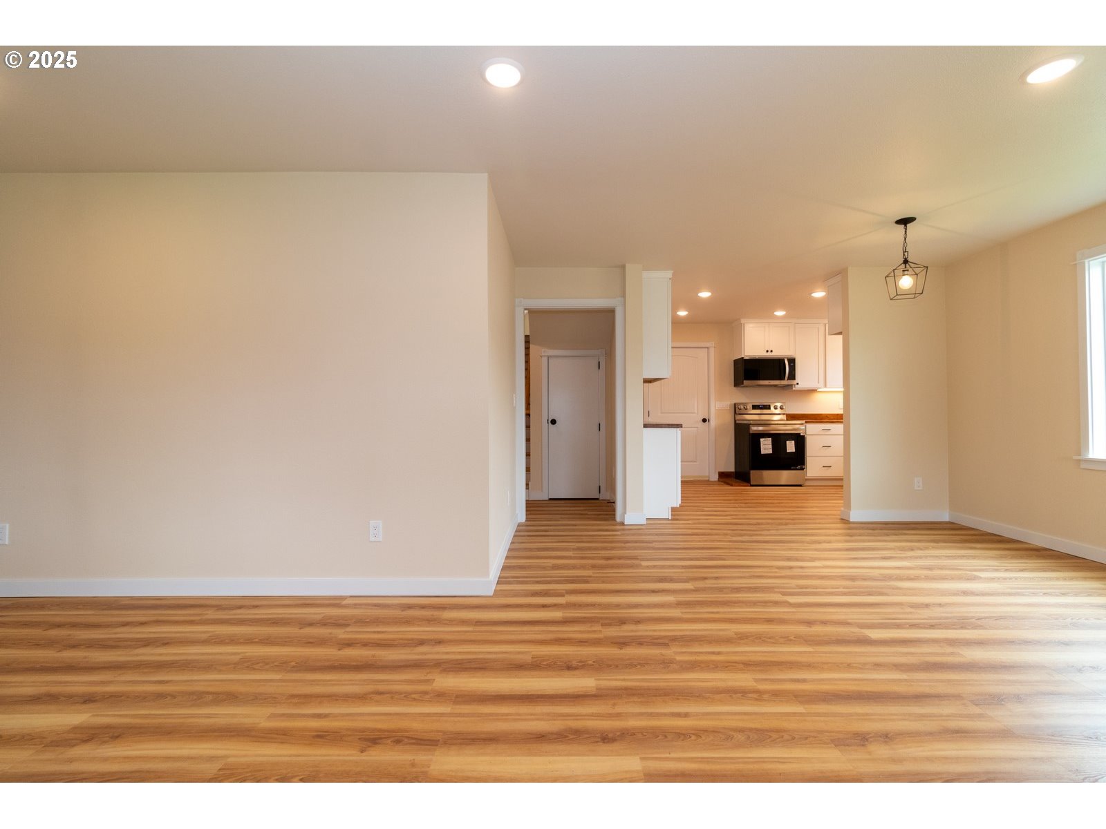 Florence, Oregon 97439, United States, 4 Bedrooms Bedrooms, ,3 BathroomsBathrooms,Residential,Active,116332