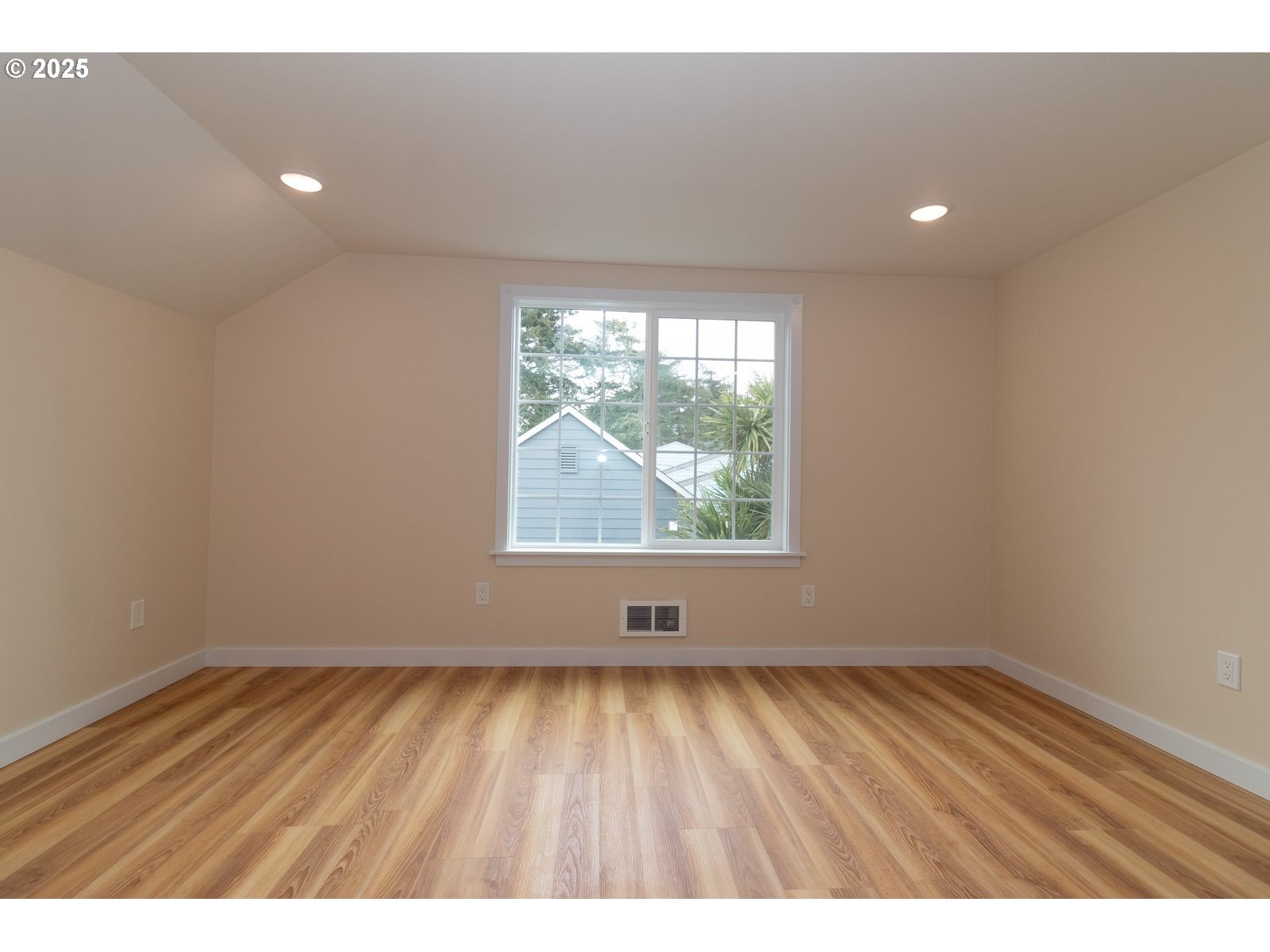 Florence, Oregon 97439, United States, 4 Bedrooms Bedrooms, ,3 BathroomsBathrooms,Residential,Active,116332