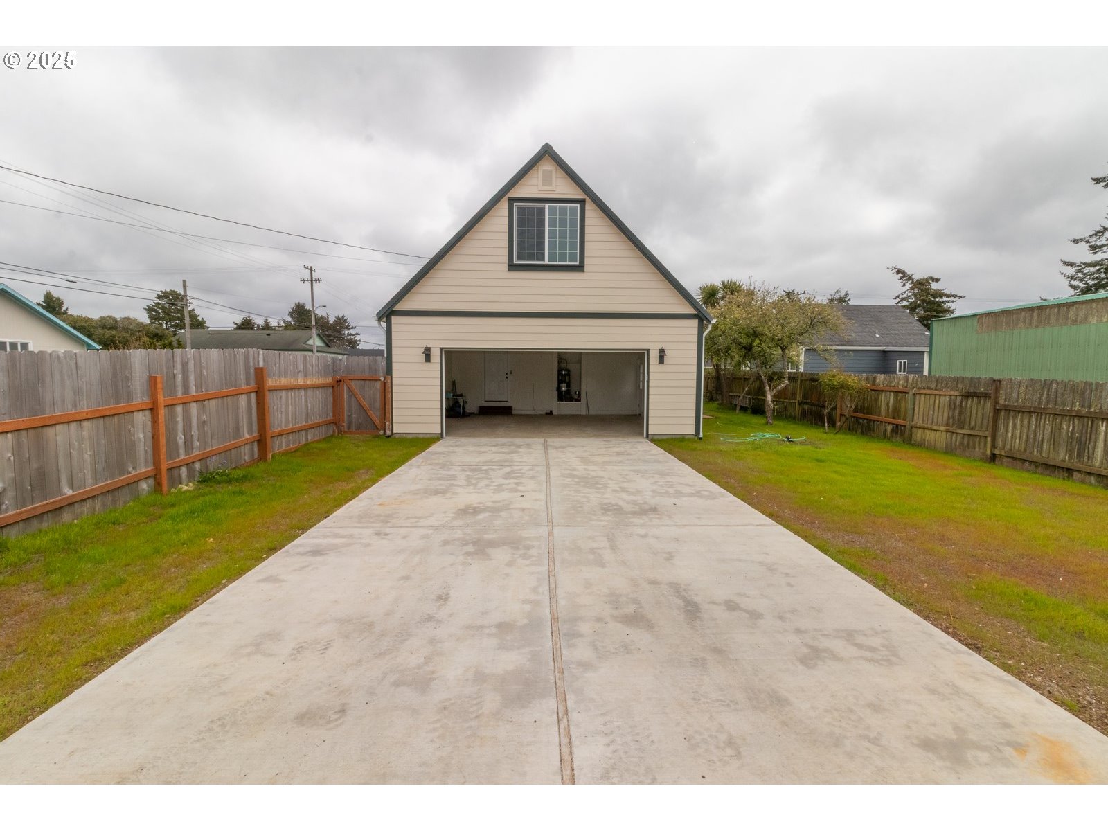 Florence, Oregon 97439, United States, 4 Bedrooms Bedrooms, ,3 BathroomsBathrooms,Residential,Active,116332