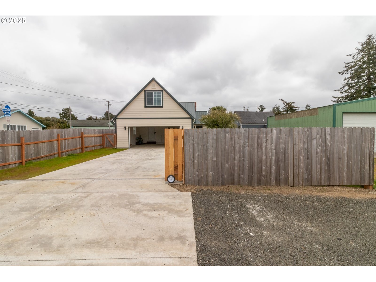 Florence, Oregon 97439, United States, 4 Bedrooms Bedrooms, ,3 BathroomsBathrooms,Residential,Active,116332