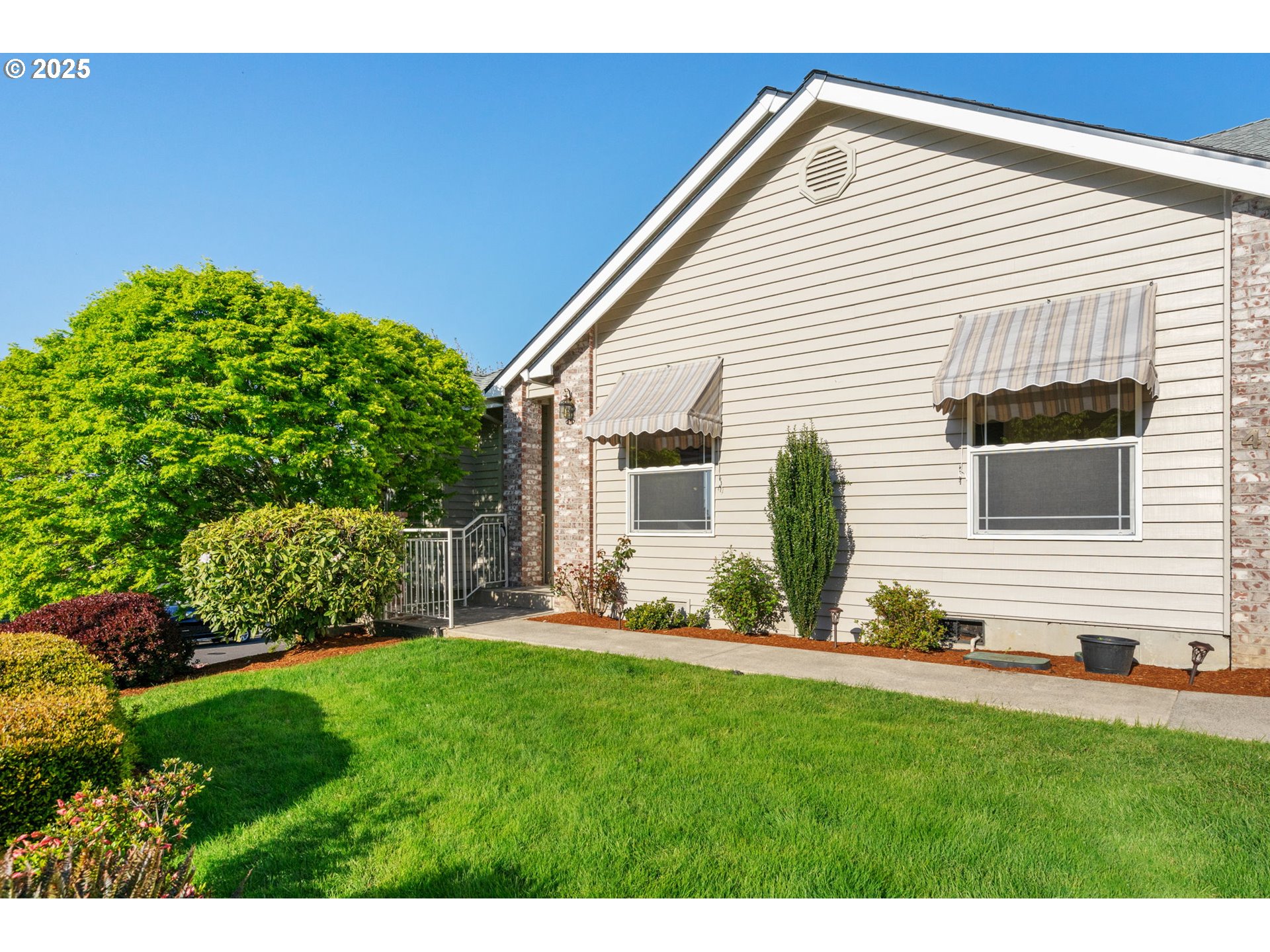 4238 SE ANDEREGG LOOP