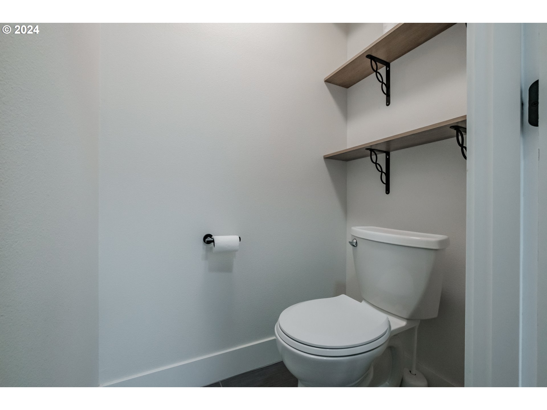 Gervais, Oregon 97026, United States, 4 Bedrooms Bedrooms, ,3 BathroomsBathrooms,Residential,Pending,24581