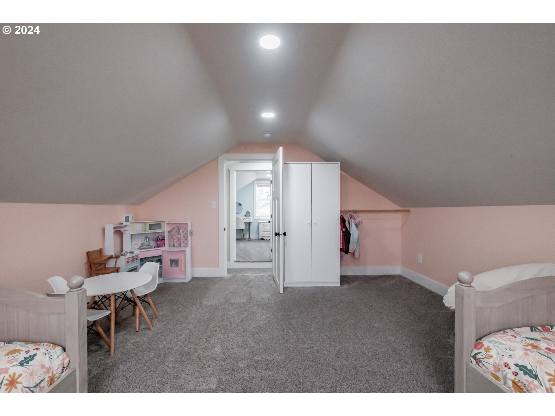 Gervais, Oregon 97026, United States, 4 Bedrooms Bedrooms, ,3 BathroomsBathrooms,Residential,Pending,24581