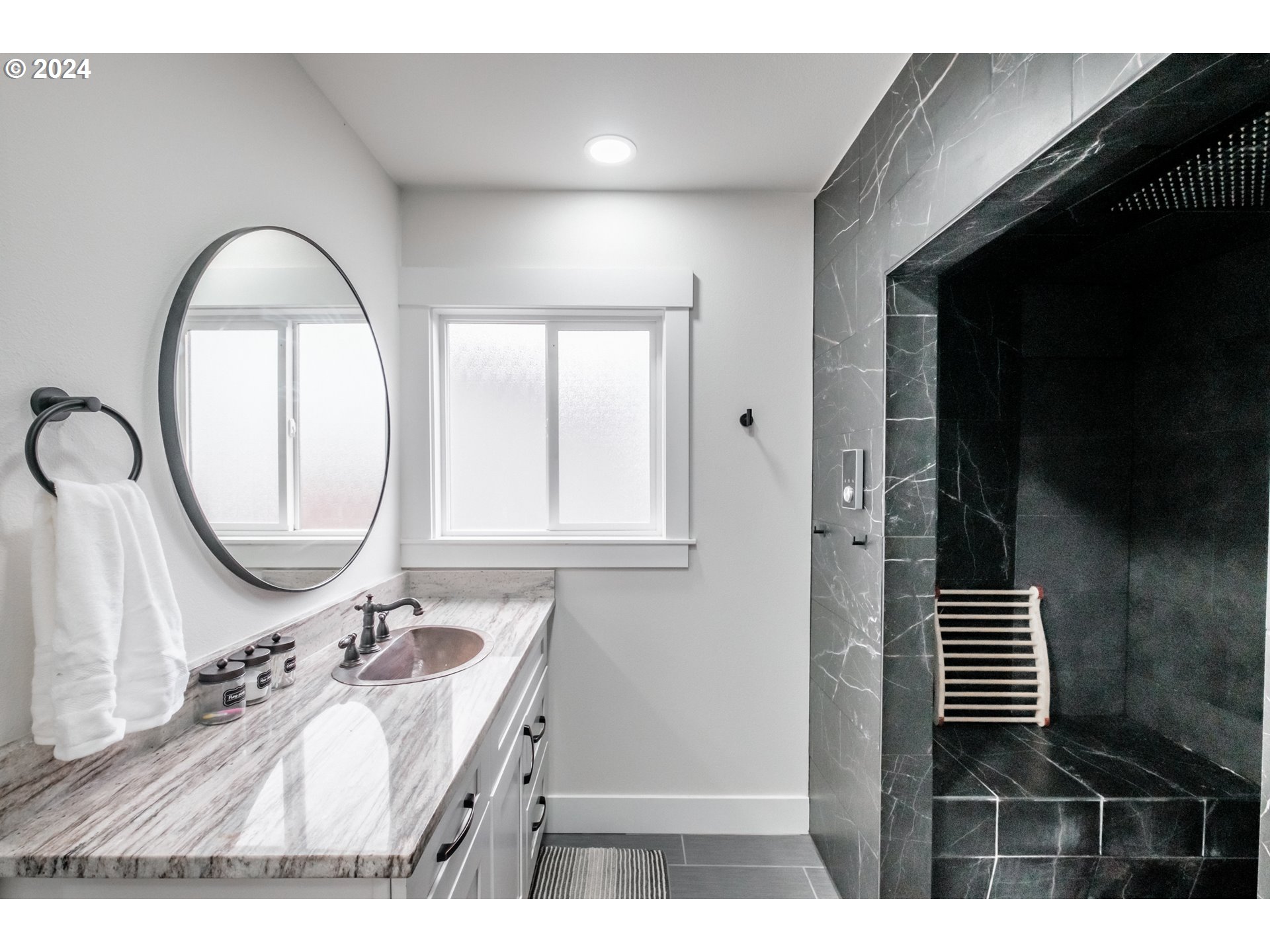 Gervais, Oregon 97026, United States, 4 Bedrooms Bedrooms, ,3 BathroomsBathrooms,Residential,Pending,24581