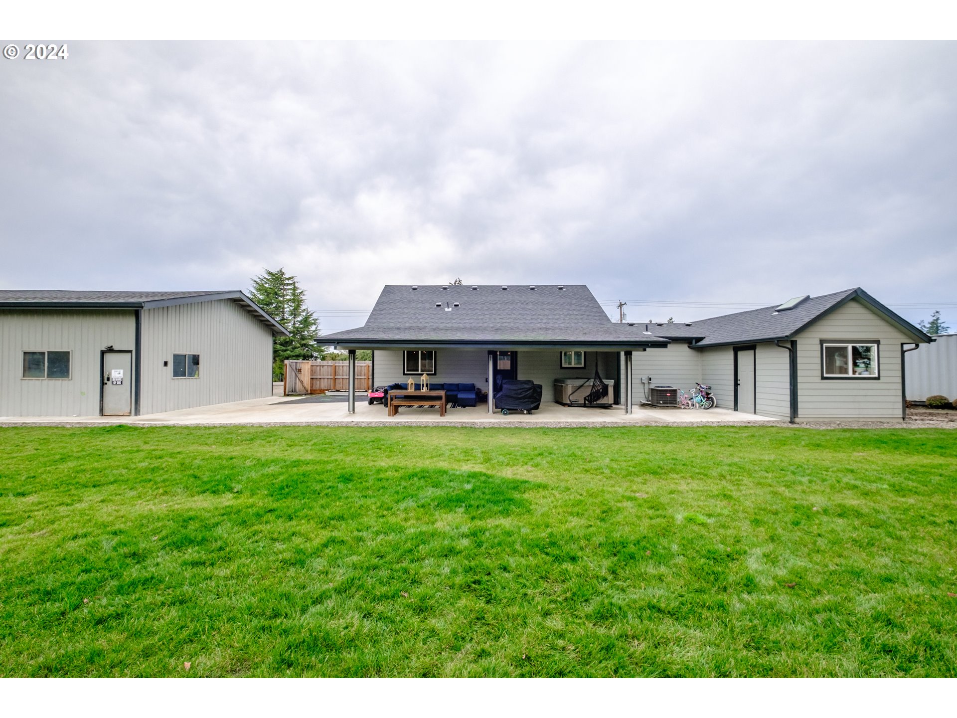 Gervais, Oregon 97026, United States, 4 Bedrooms Bedrooms, ,3 BathroomsBathrooms,Residential,Pending,24581