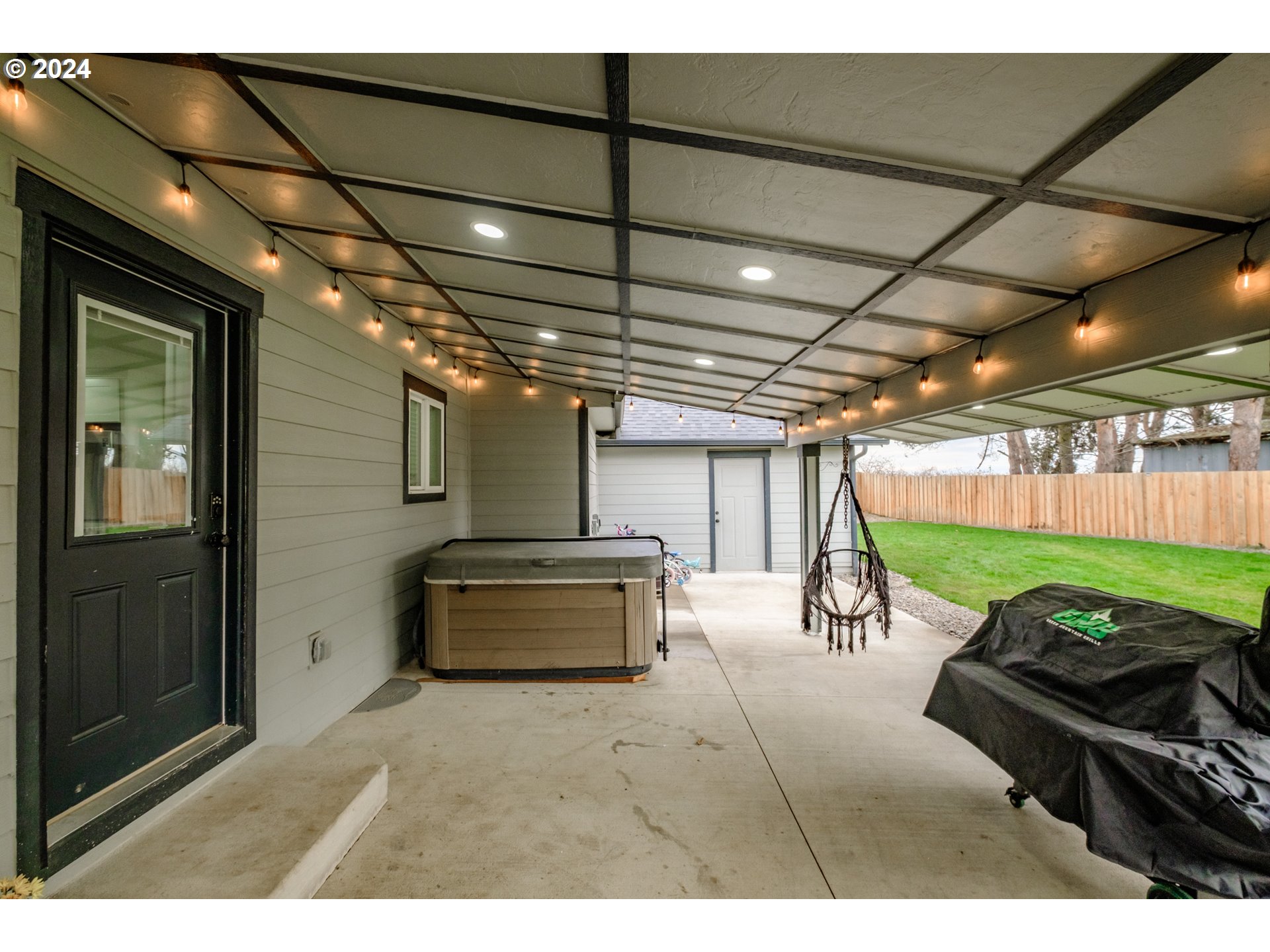 Gervais, Oregon 97026, United States, 4 Bedrooms Bedrooms, ,3 BathroomsBathrooms,Residential,Pending,24581