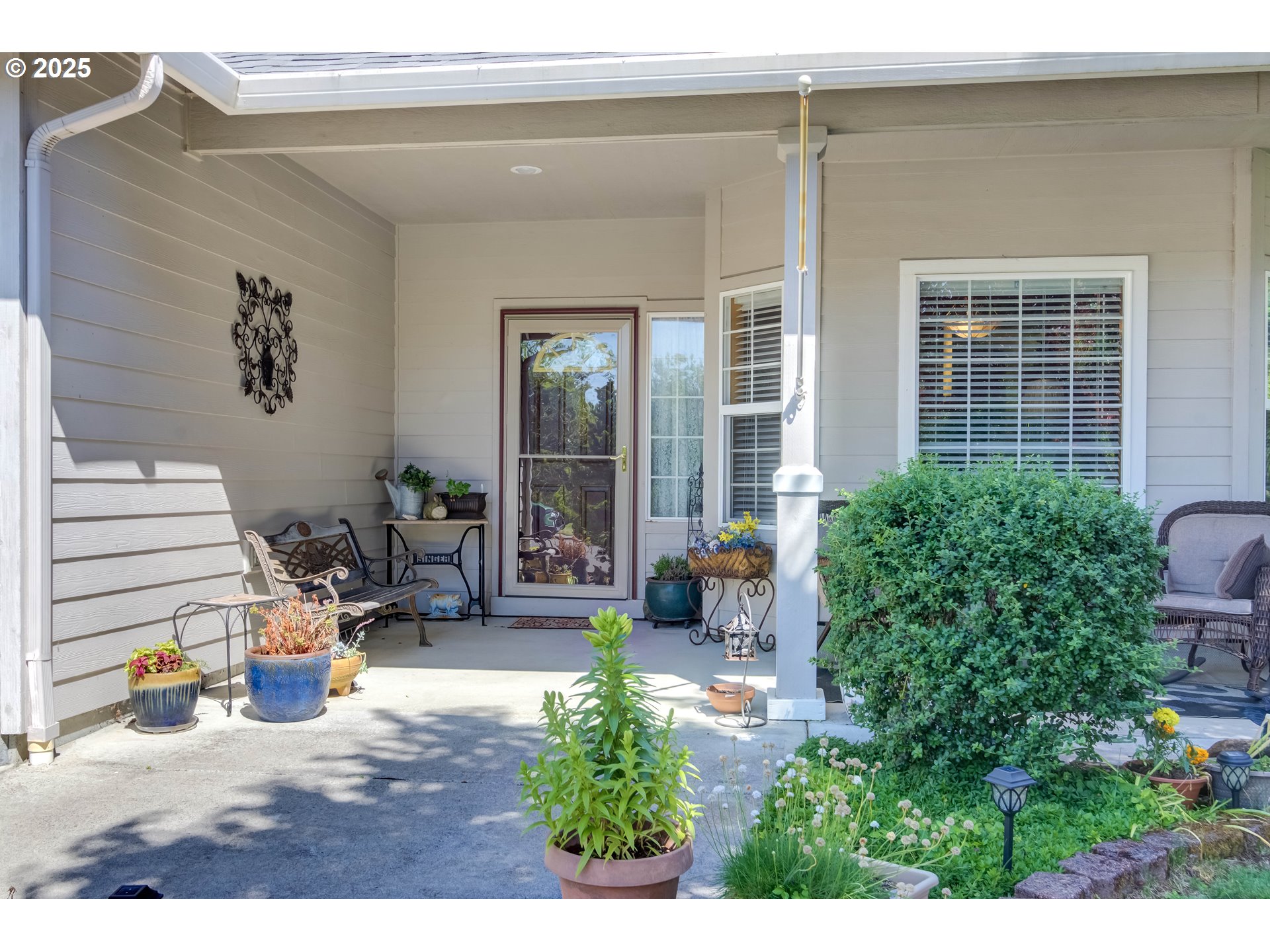 1506 E HERITAGE LOOP