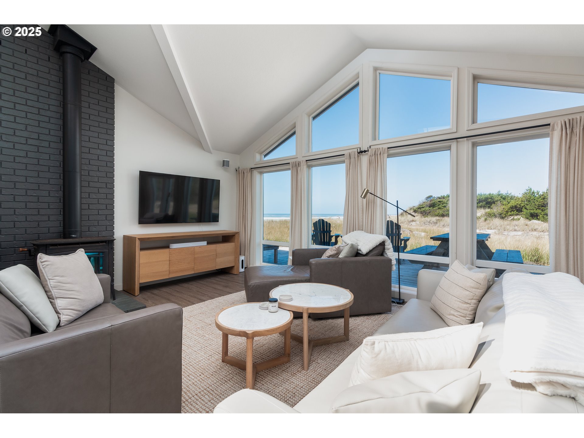 45775 KINNIKINNICK DR