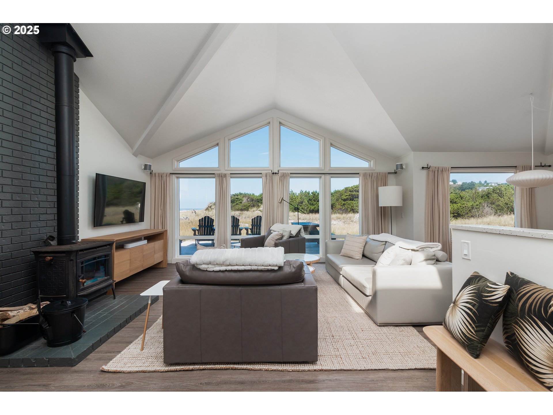 45775 KINNIKINNICK DR