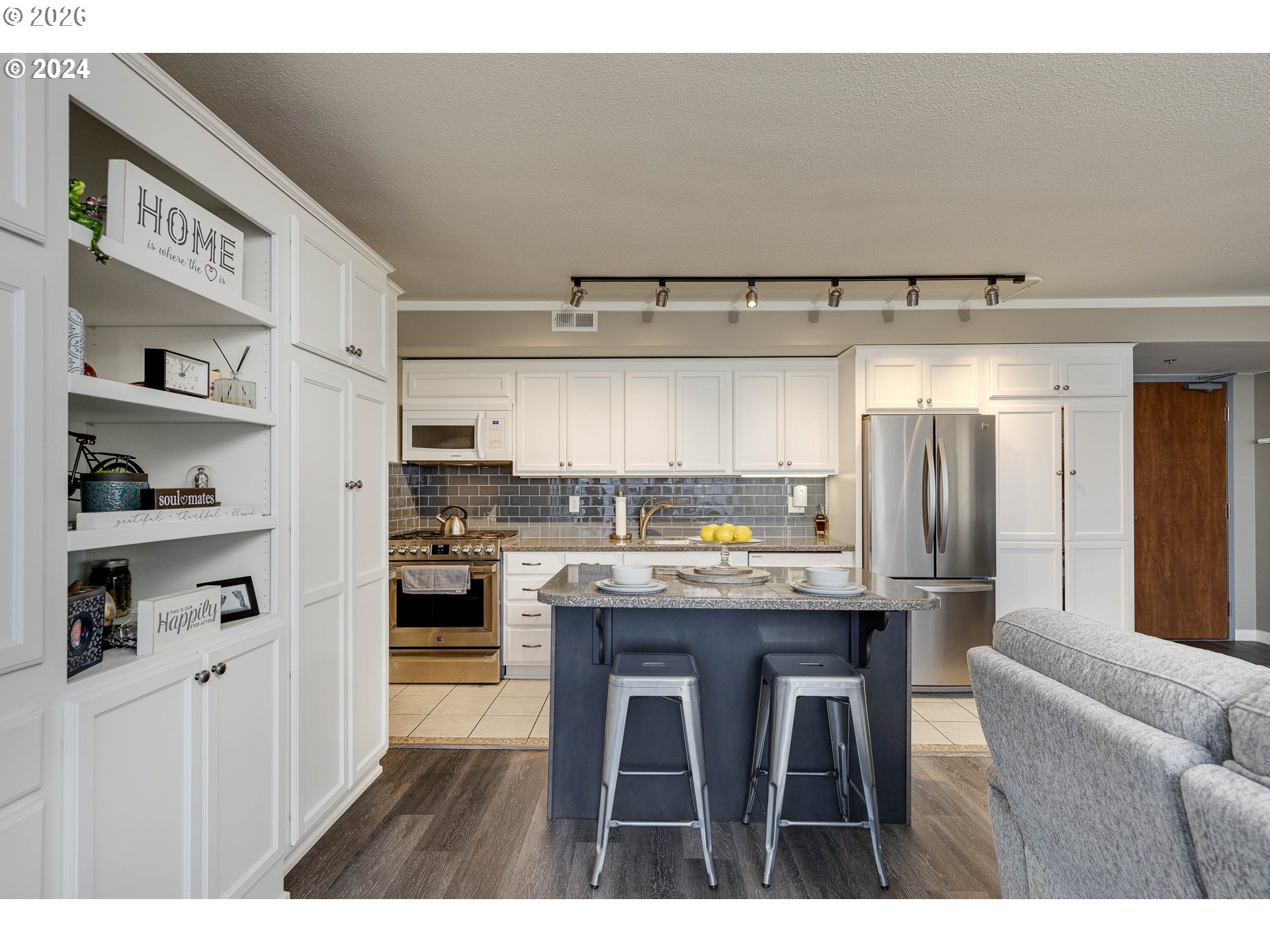 533 NE HOLLADAY ST 409