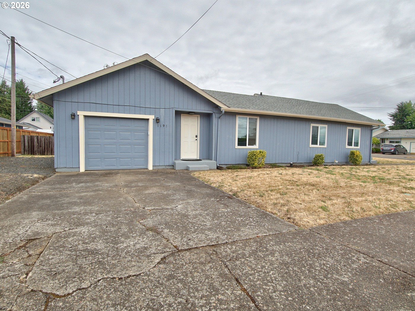 1191 SE FENTON ST
