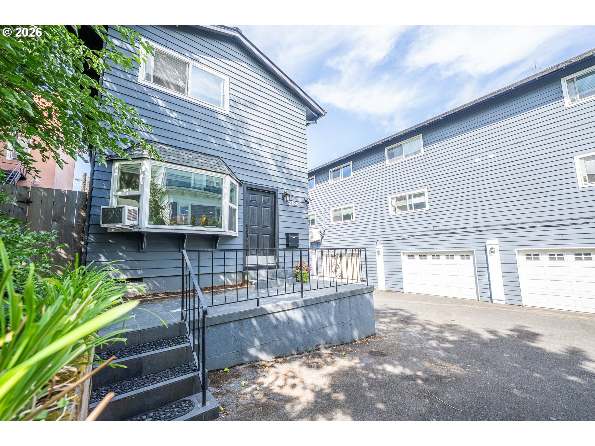 2136 SE HAWTHORNE BLVD 10