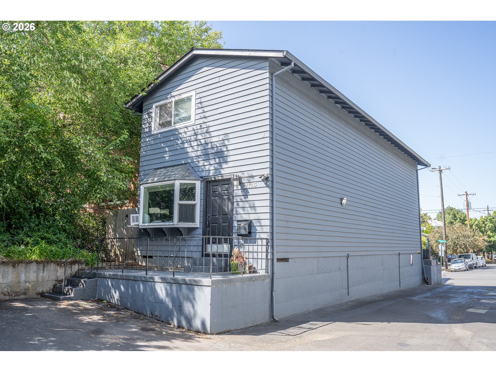 2136 SE HAWTHORNE BLVD 10