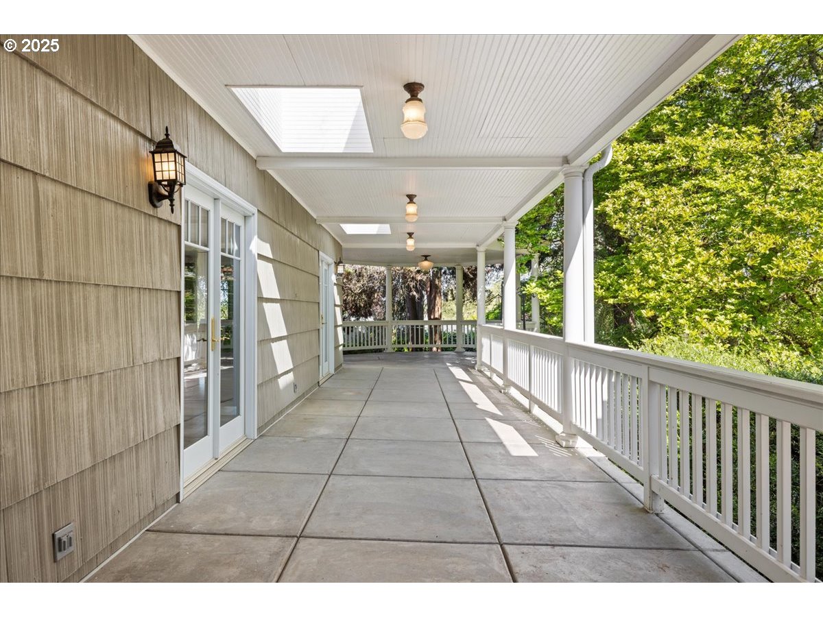 6185 SW Old Scholls Ferry RD