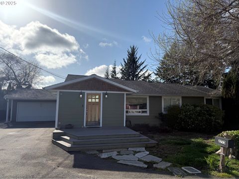 2775 N 15TH CT Coos Bay OR 97420