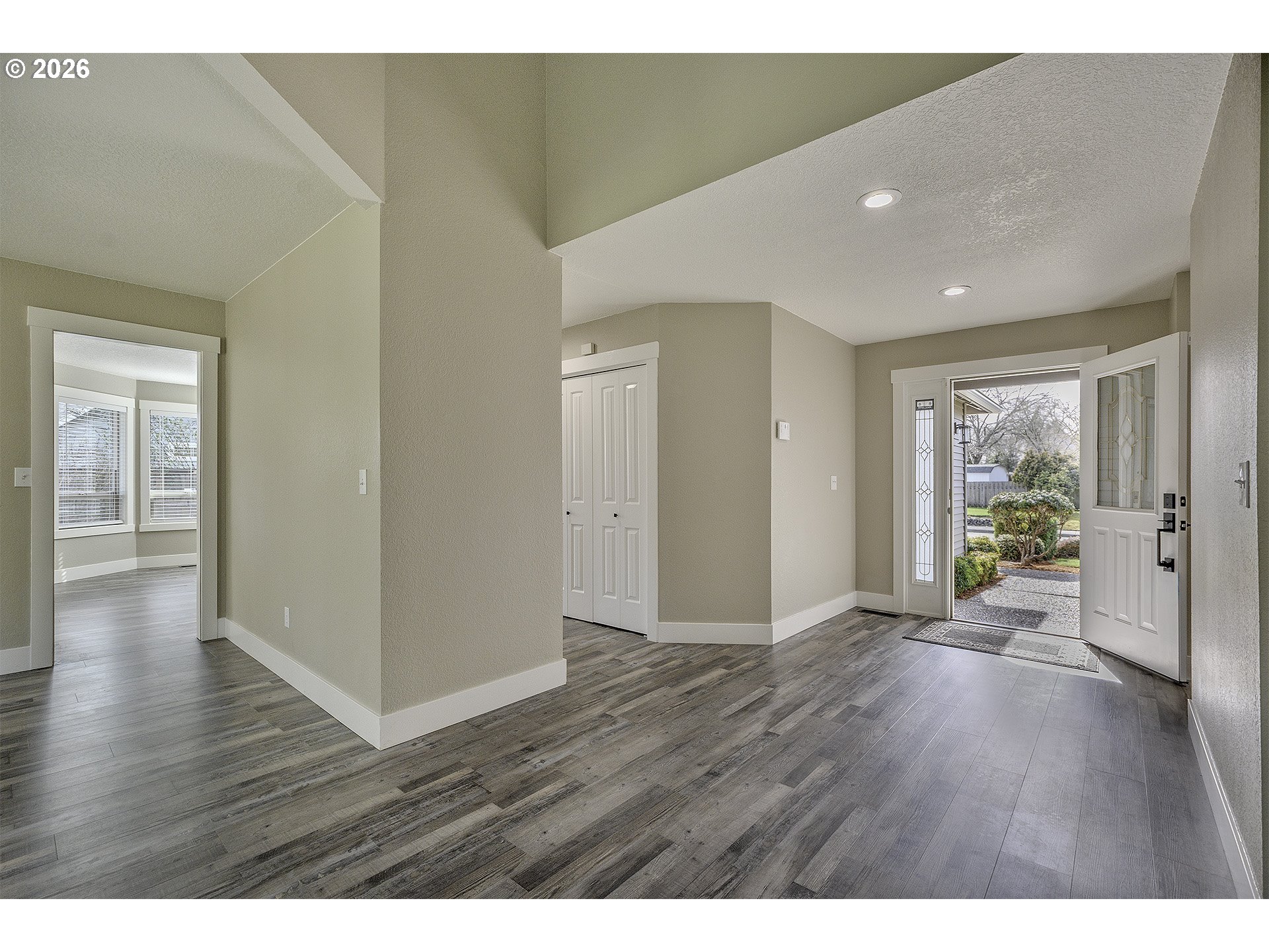 1524 NE GREENSWORD DR