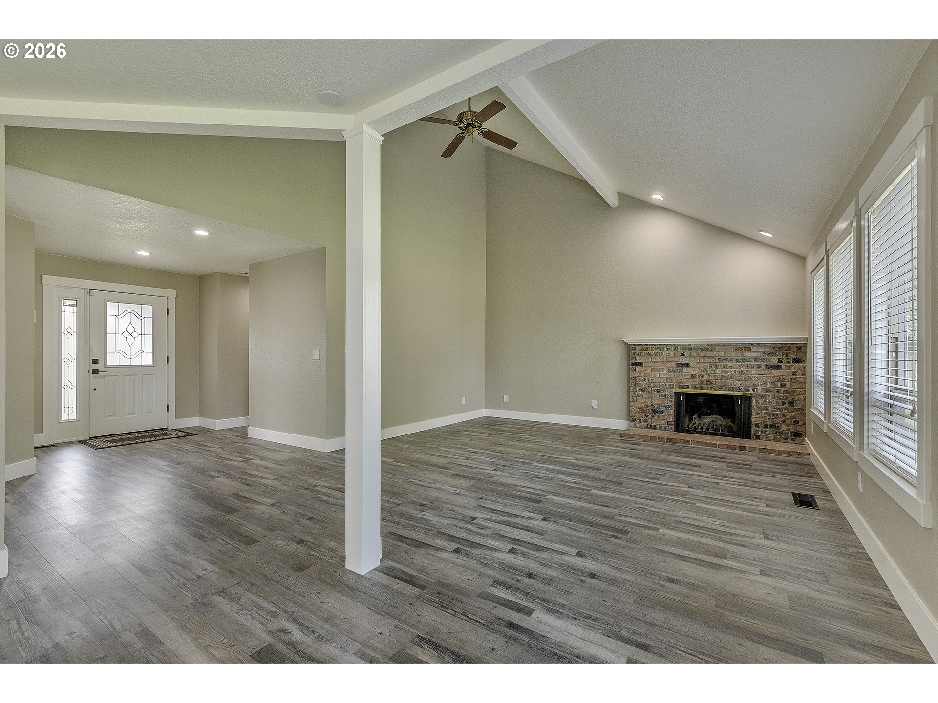 1524 NE GREENSWORD DR