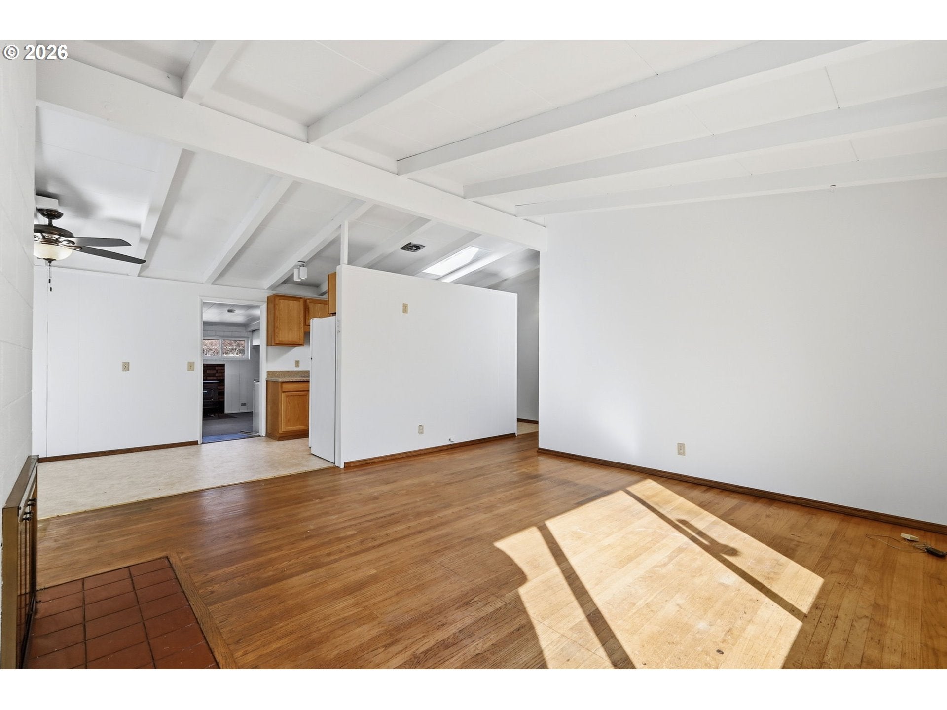 960 W 24TH AVE
