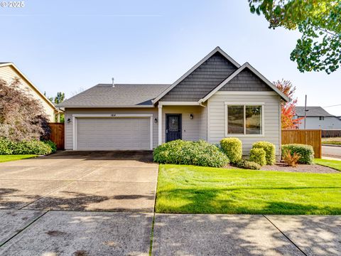 Photo of 164 SW Mallard St, McMinnville, OR 97128 (MLS # 157609999)