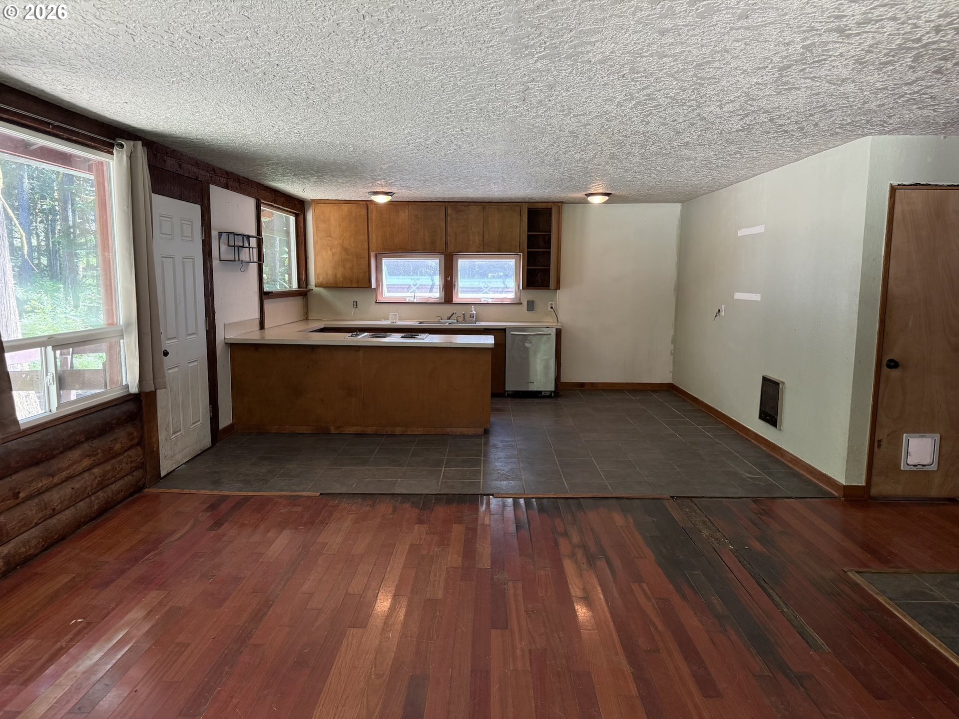 223 SE RED ELDER DR