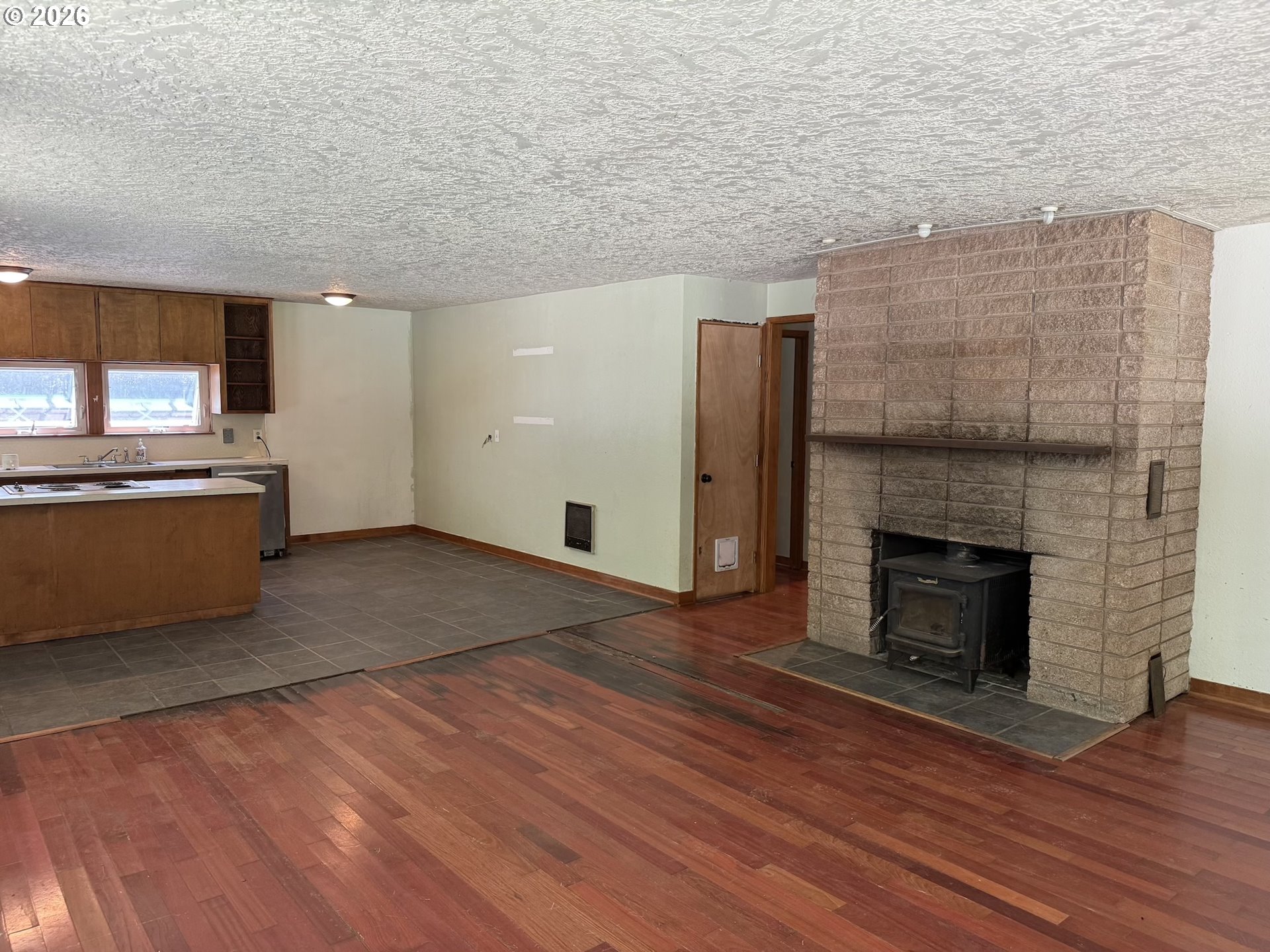 223 SE RED ELDER DR