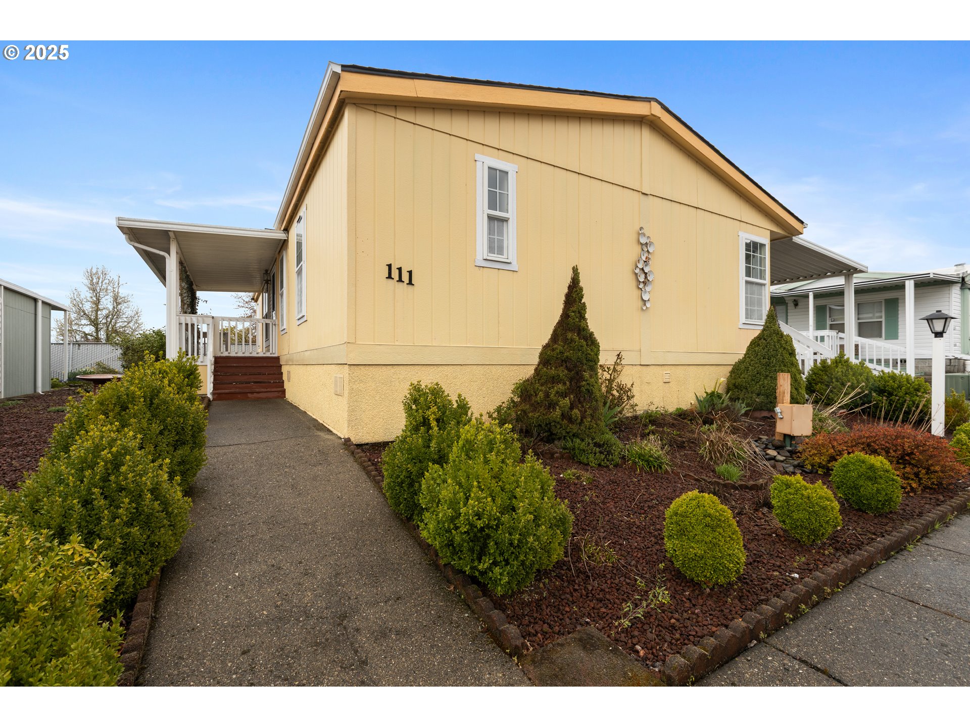 111 W RIVERRIDGE AVE