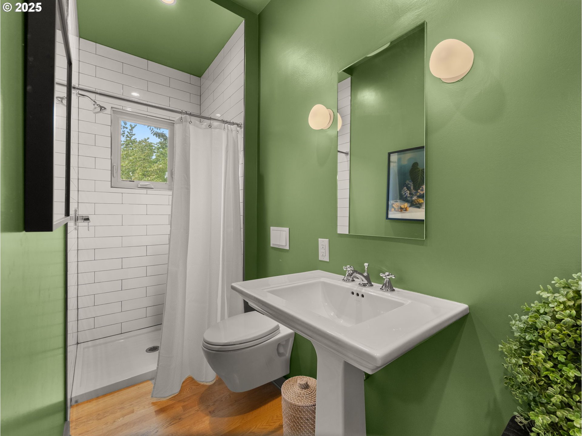 Portland, Oregon 97217, United States, 5 Bedrooms Bedrooms, ,3 BathroomsBathrooms,Residential,Active,192224