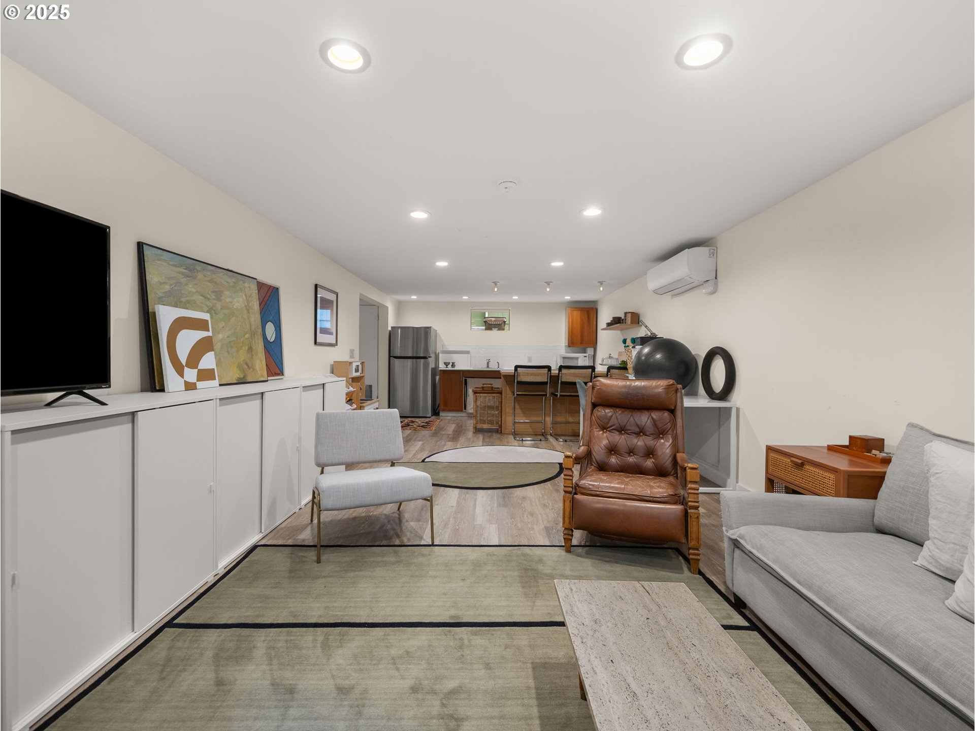 Portland, Oregon 97217, United States, 5 Bedrooms Bedrooms, ,3 BathroomsBathrooms,Residential,Active,192224