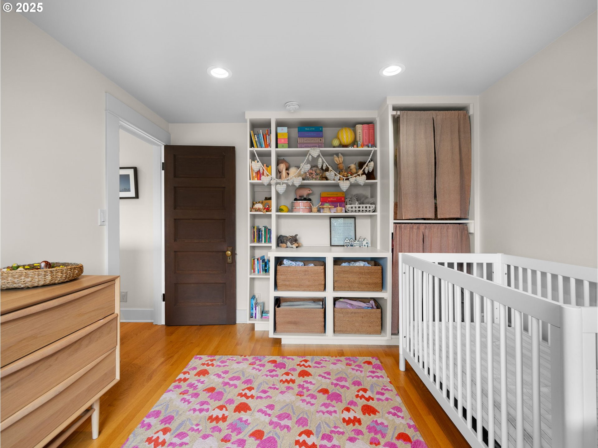 Portland, Oregon 97217, United States, 5 Bedrooms Bedrooms, ,3 BathroomsBathrooms,Residential,Active,192224