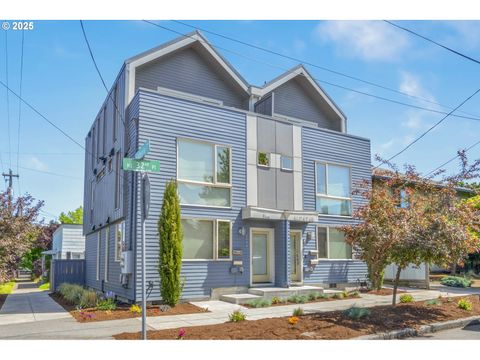 4984 NE 32ND PL Portland OR 97211