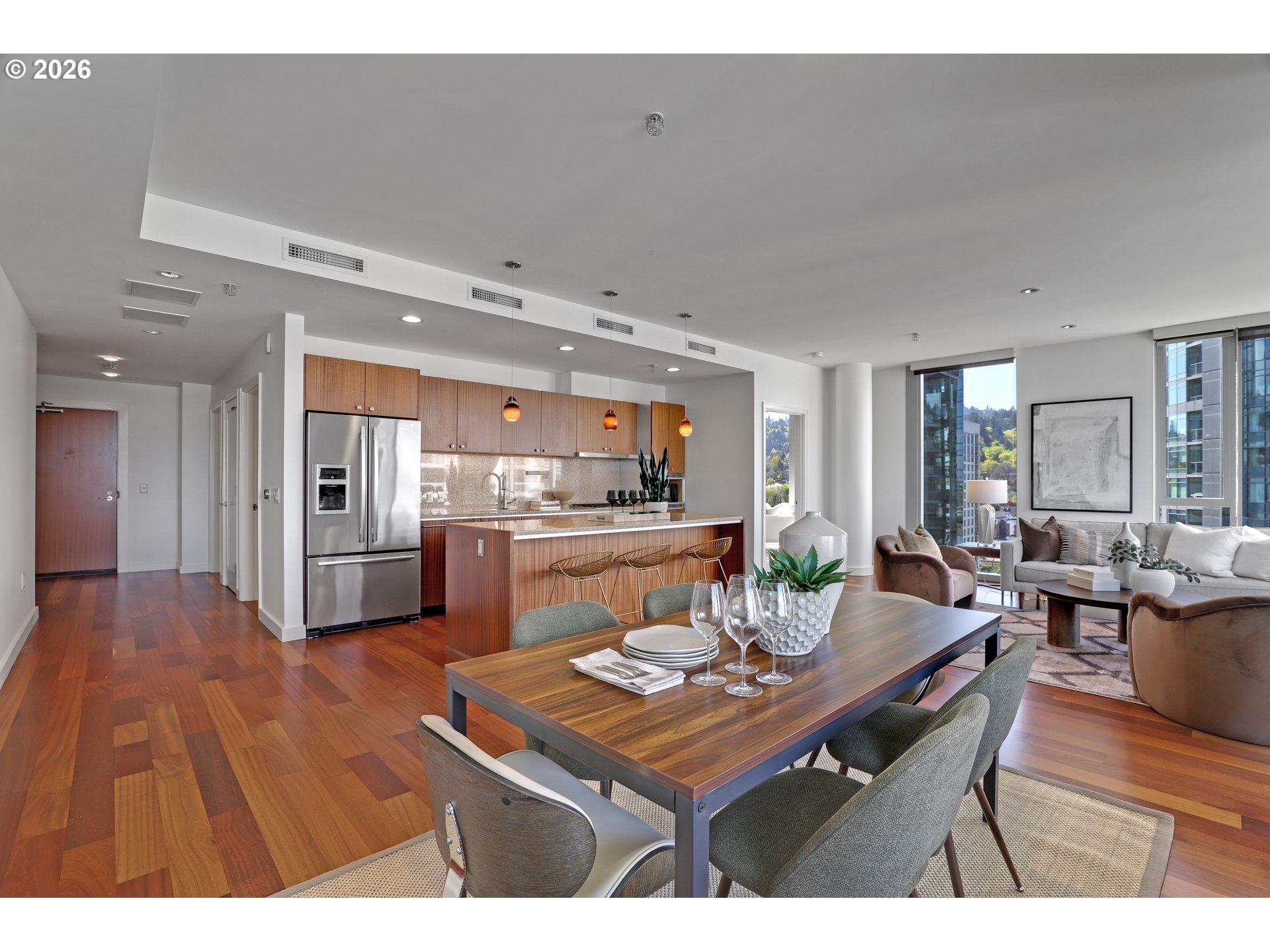 841 S GAINES ST 1600