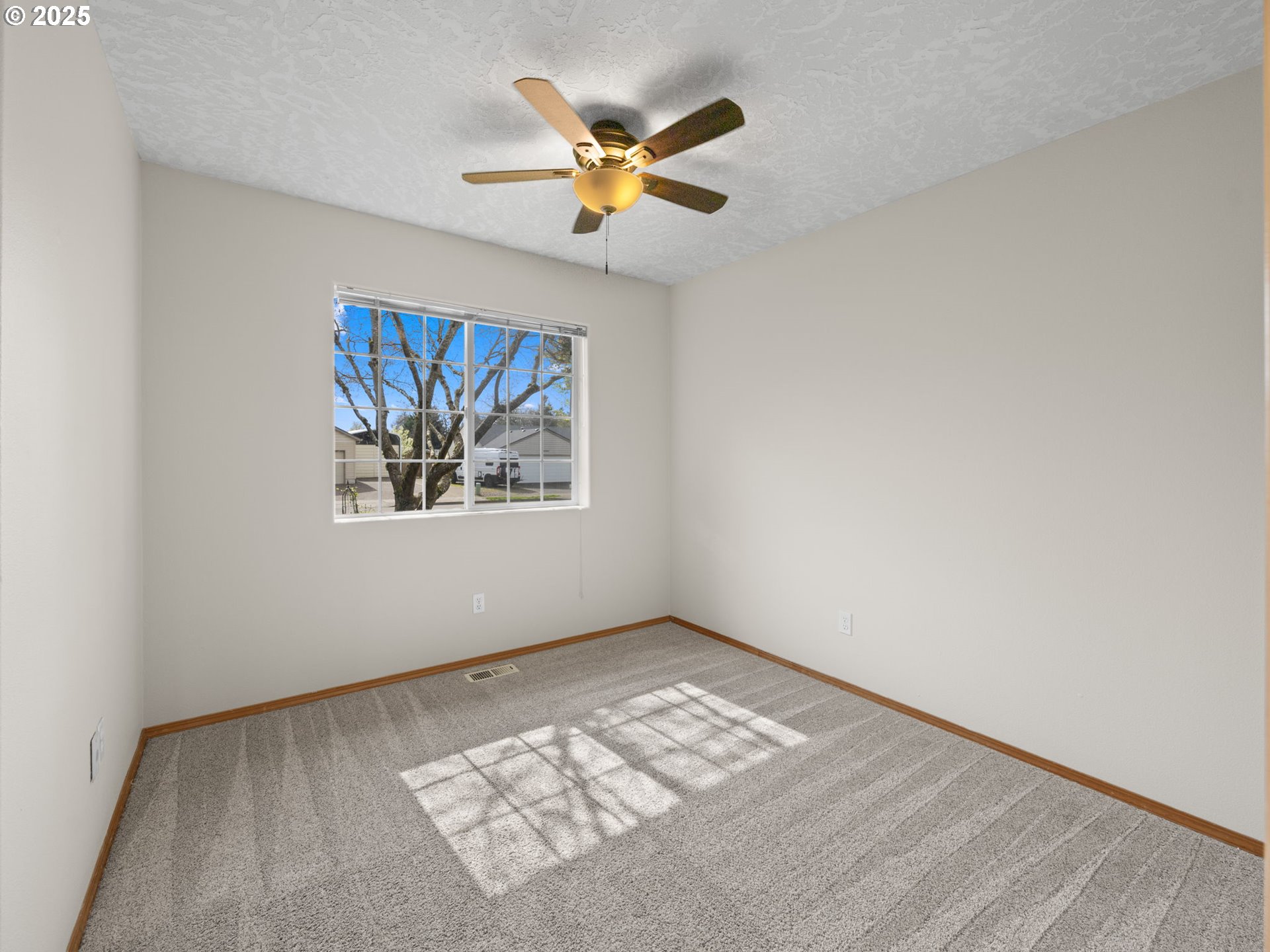 Oregon City, Oregon 97045, United States, 3 Bedrooms Bedrooms, ,2 BathroomsBathrooms,Residential,Active,101294