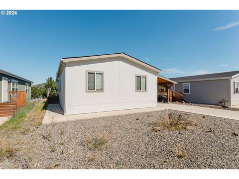 A home in Roseburg