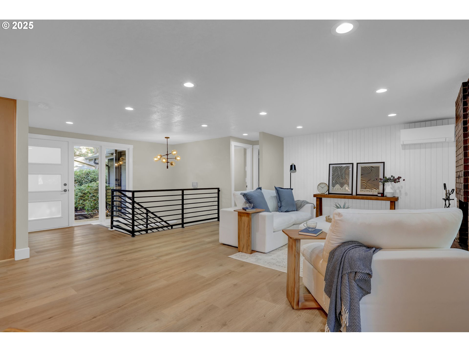315 BROOKSIDE DR