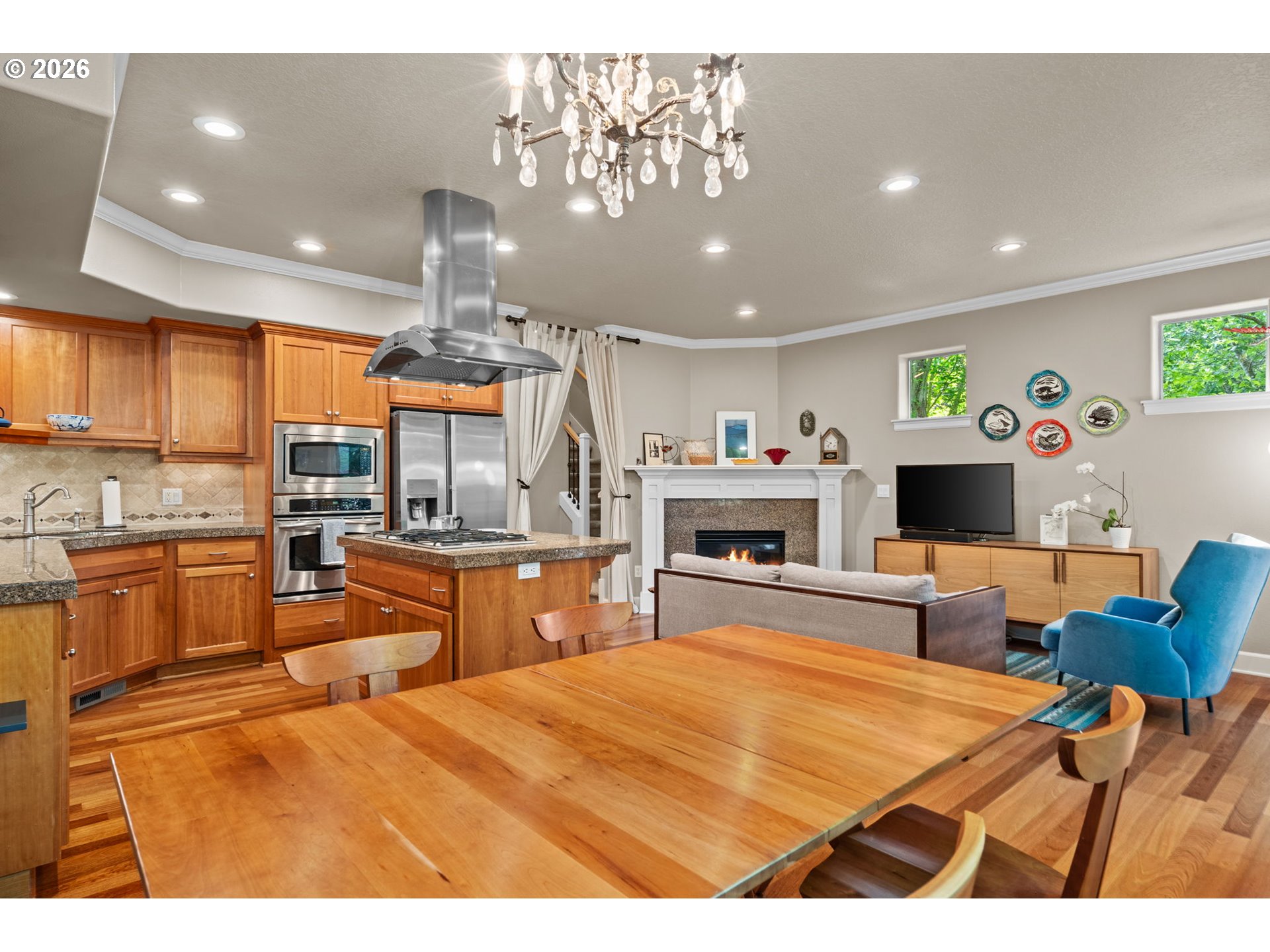 2003 NW VILLAGE CIR