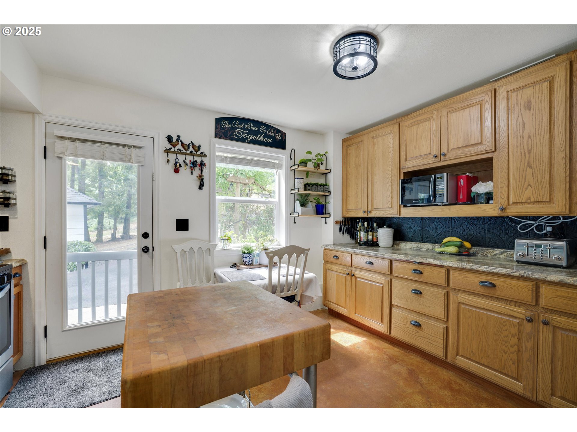 Amity, Oregon 97101, United States, 4 Bedrooms Bedrooms, ,3 BathroomsBathrooms,Residential,Active,2208