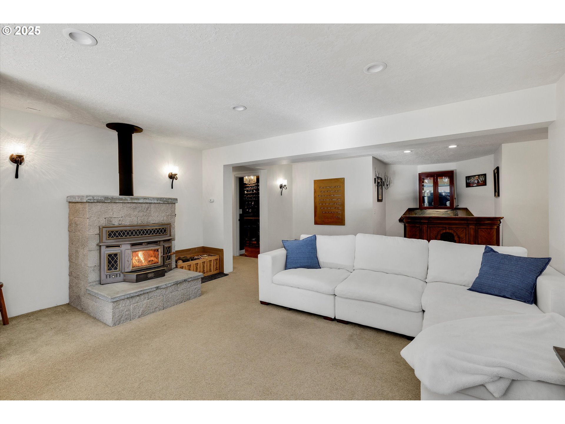 Amity, Oregon 97101, United States, 4 Bedrooms Bedrooms, ,3 BathroomsBathrooms,Residential,Active,2208