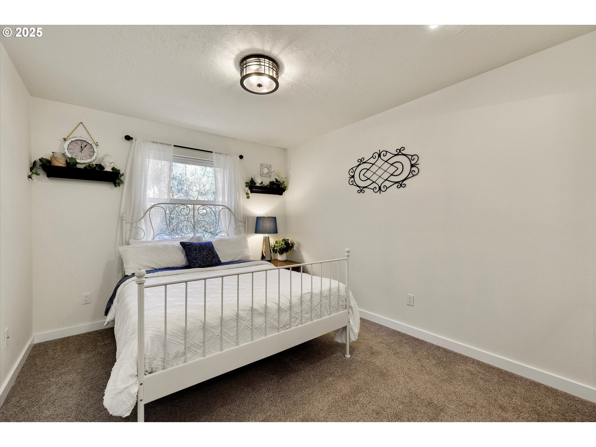 Amity, Oregon 97101, United States, 4 Bedrooms Bedrooms, ,3 BathroomsBathrooms,Residential,Active,2208