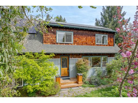 2455 EMERALD ALY Eugene OR 97403