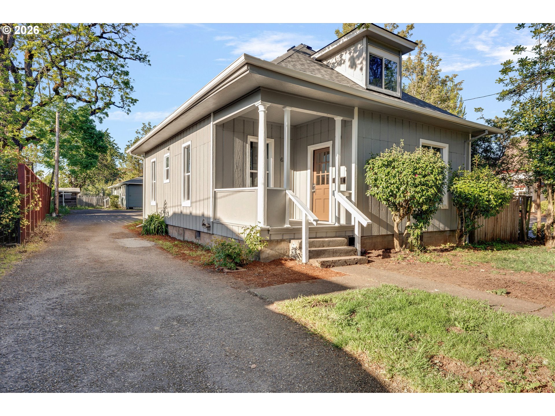 635 SE WALNUT ST