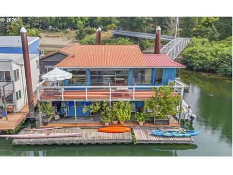 11638 N Island Cove LN Portland OR 97217