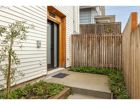 4635 N CAMPBELL AVE Portland OR 97217