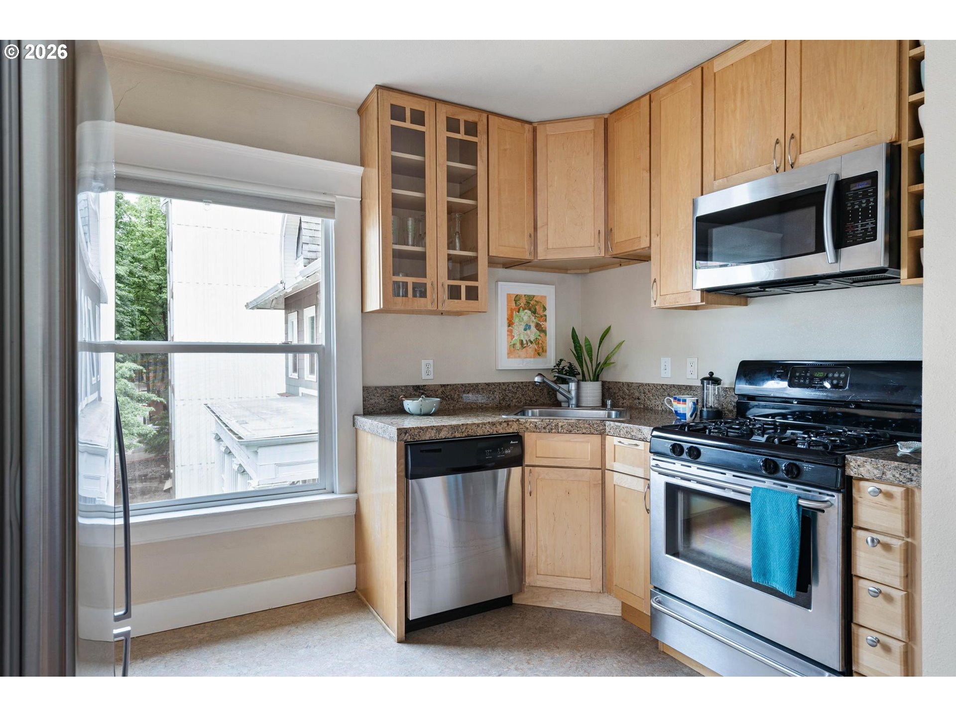 1104 SW COLUMBIA ST 304