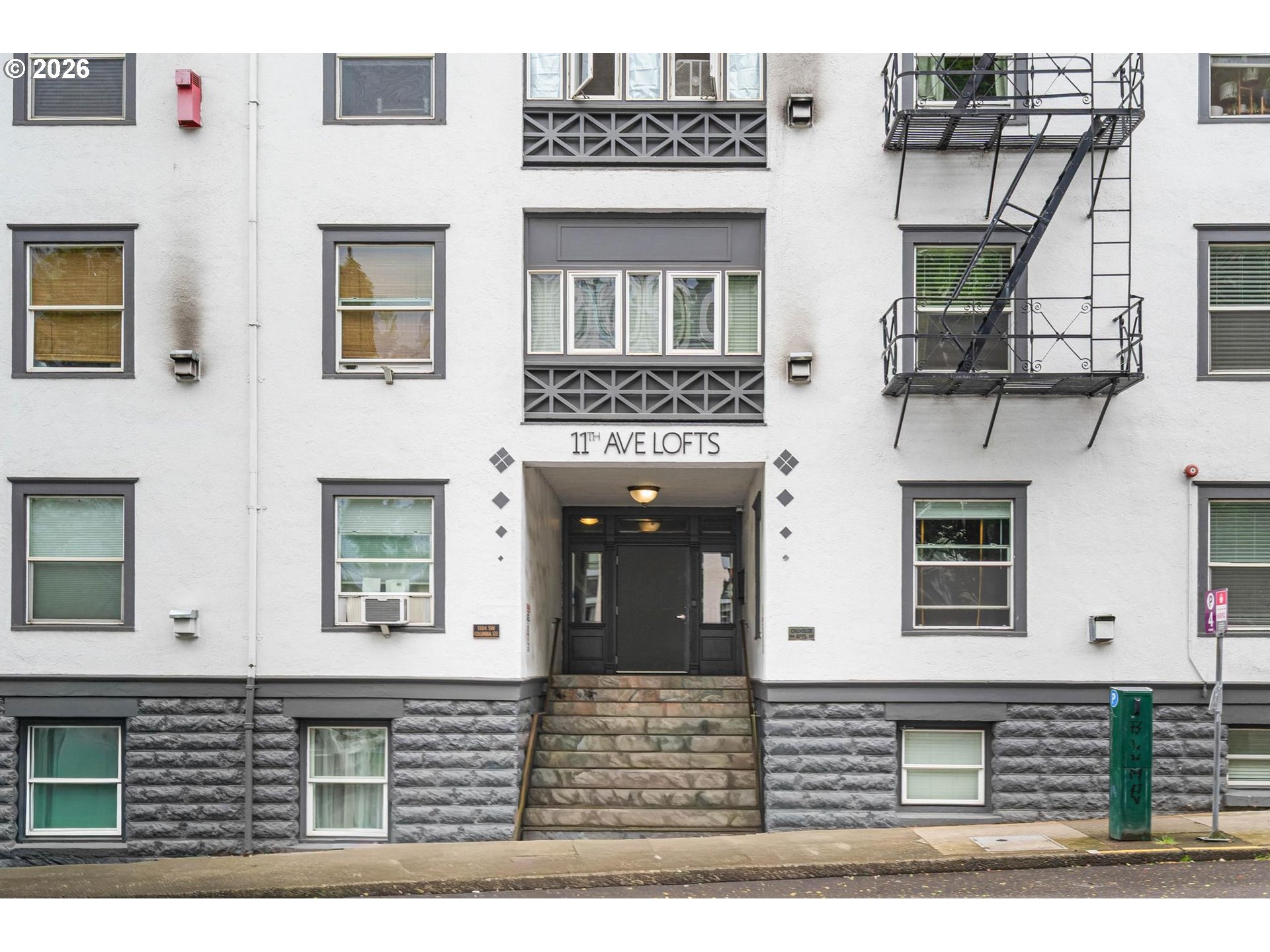 1104 SW COLUMBIA ST 304