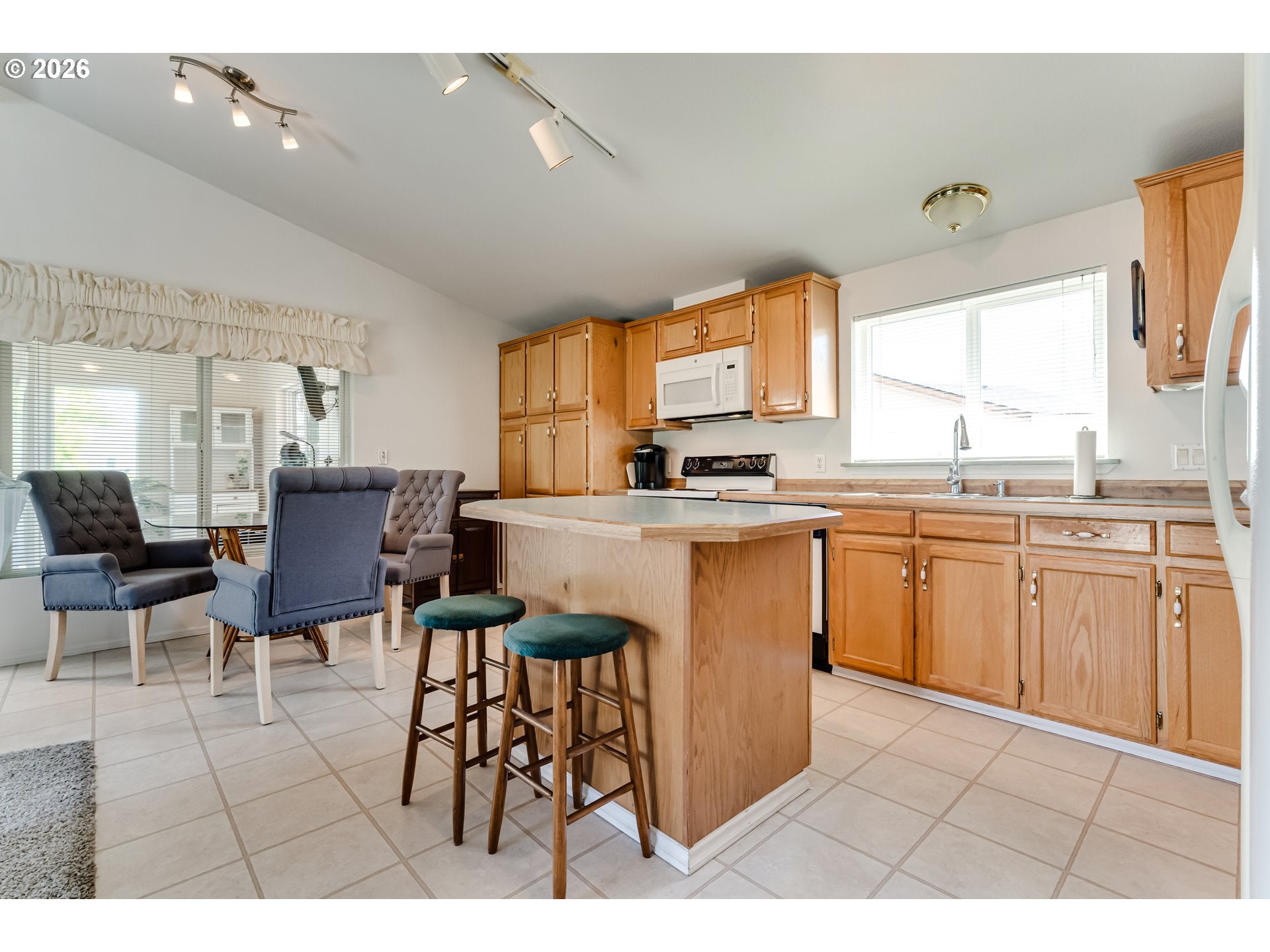 1816 FOUNTAIN CT