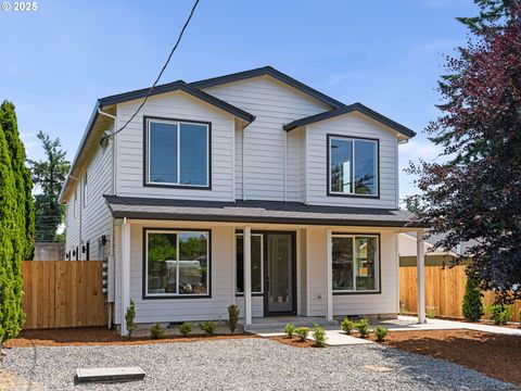 7428 SE 51st AVE Portland OR 97206