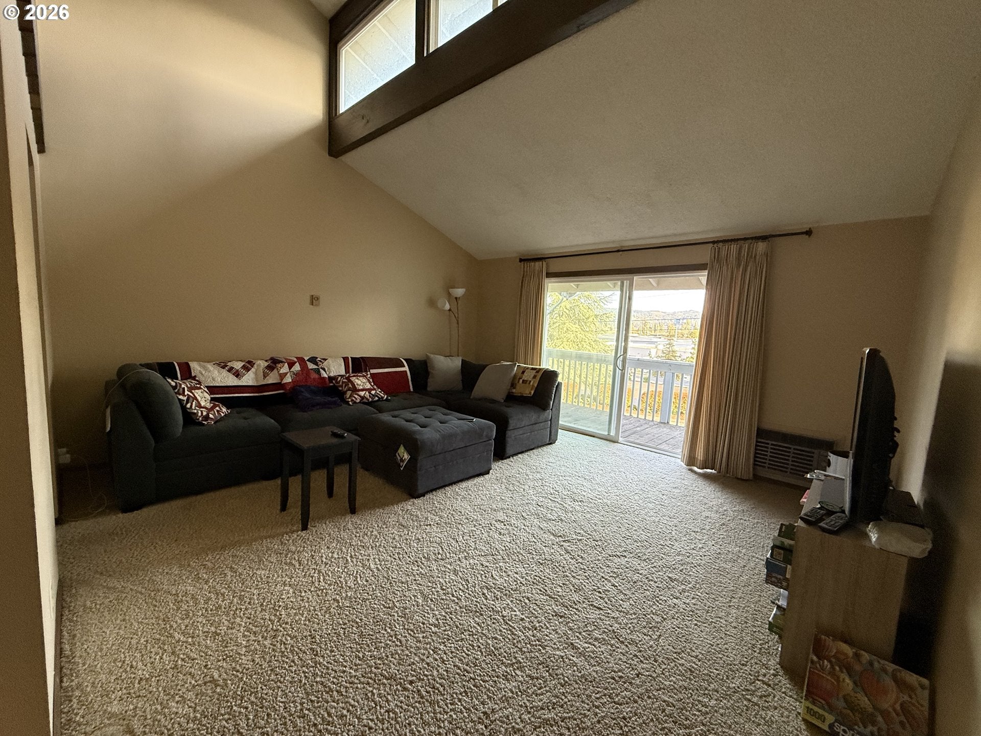 8 NW MOUNTAIN VIEW DR