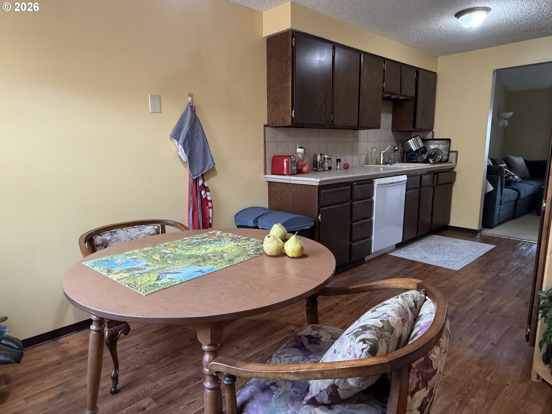 8 NW MOUNTAIN VIEW DR