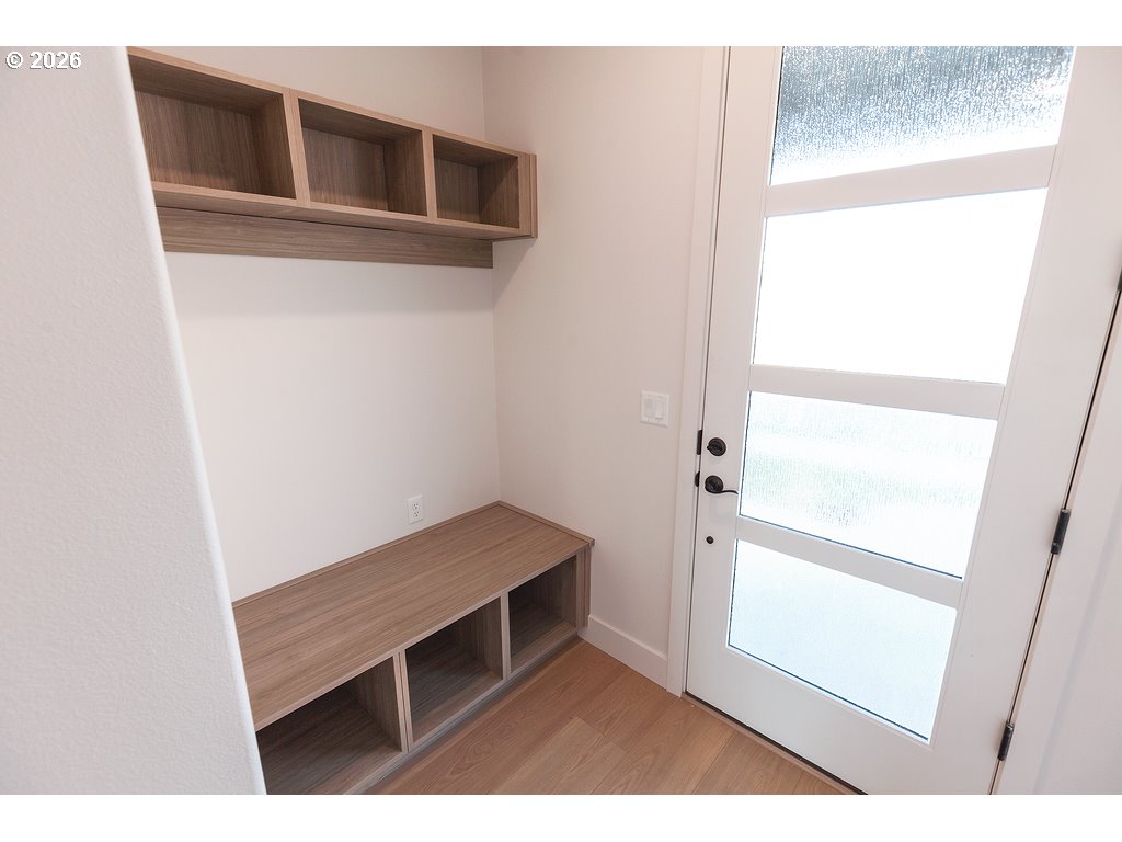 16009 Barlow Trail LN